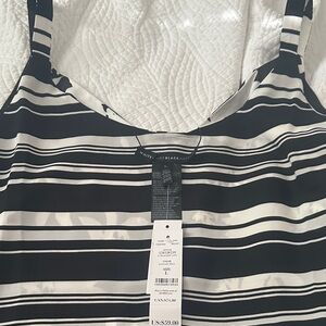 White House Black , Black and White reversible tank top, L nwt